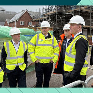 Housing Minister visits Parc Eirin to see low-carbon housing innovation in action