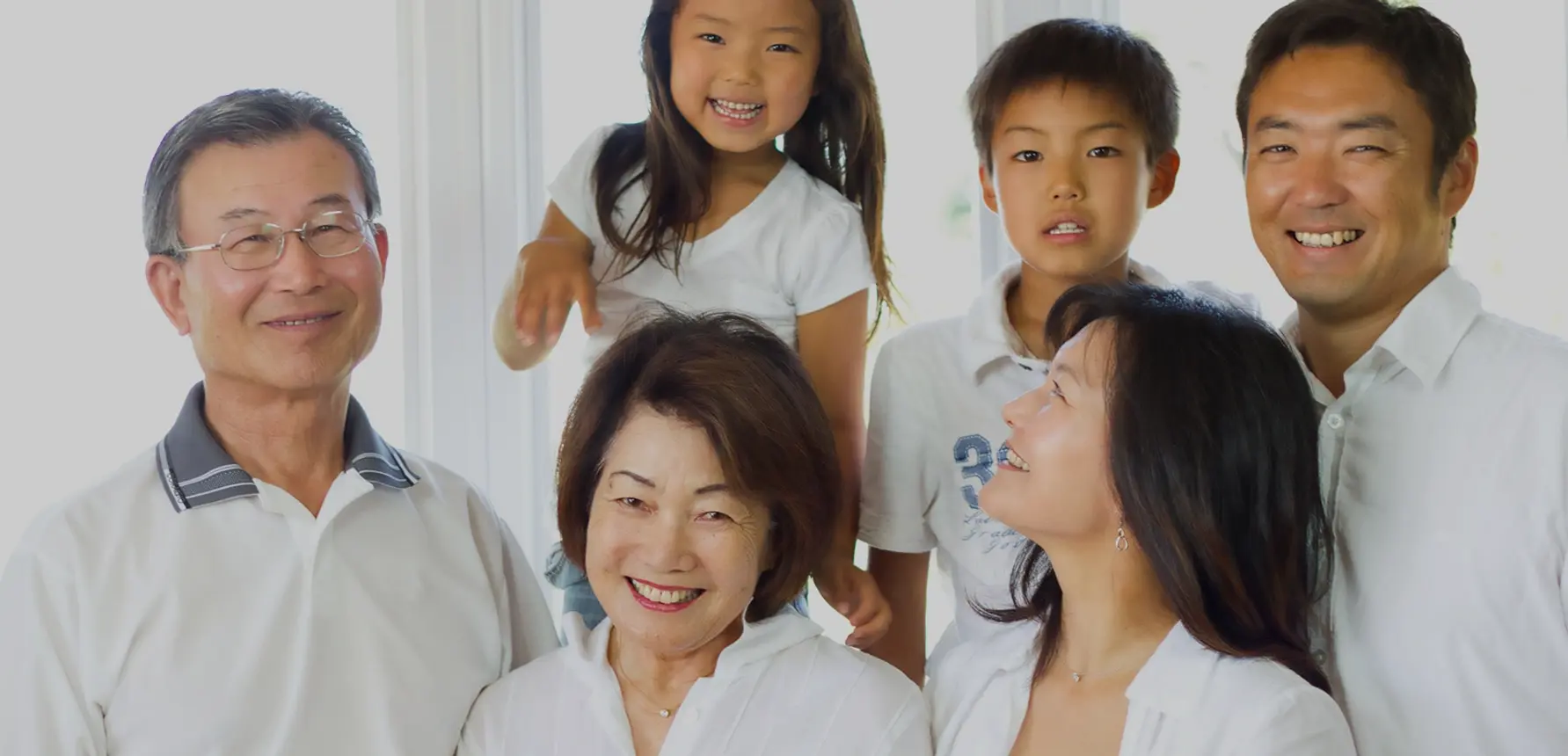 豊かに暮らす家族