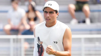 Академия „Рафа Надал“ поздрави Иван Иванов за завършването на сезона като №1 в света при юношите