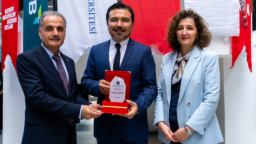 Sakarya University President Prof. Dr. Hamza Al - DİA Software General Manager Suha Onay - Faculty of Business Administration Dean Prof. Dr. Sima Nart