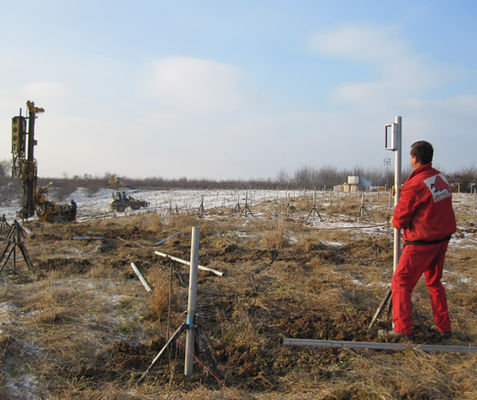 Vorbereitung der Jähnig GmbH für die Gründung einer PV-Anlage mit Mikropfähle.