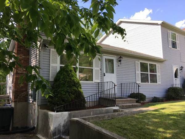 91/93 Doman Dr