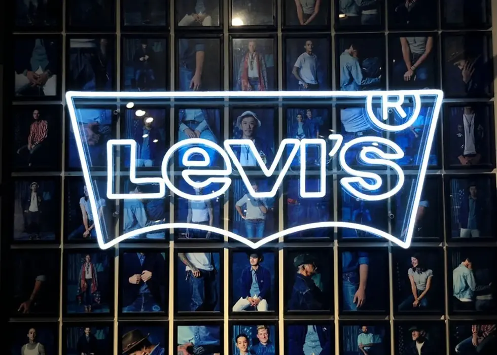 custom neon sign.webp