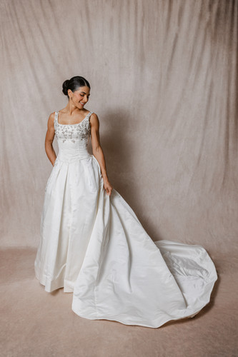 1999 wedding dresses Vera Wang Kerry (1999) / size 2-4