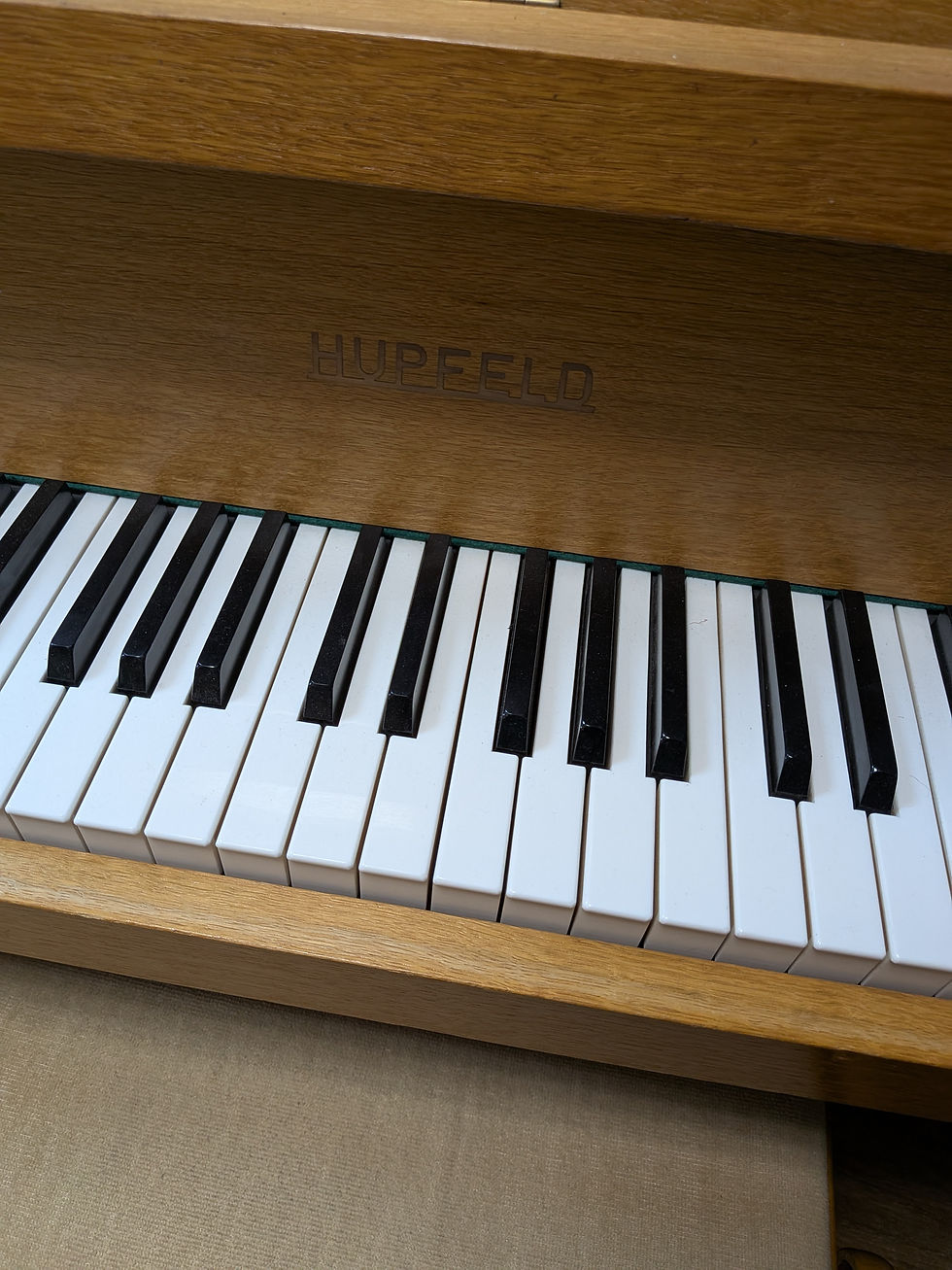 Miniature : Piano droit  HUPFED