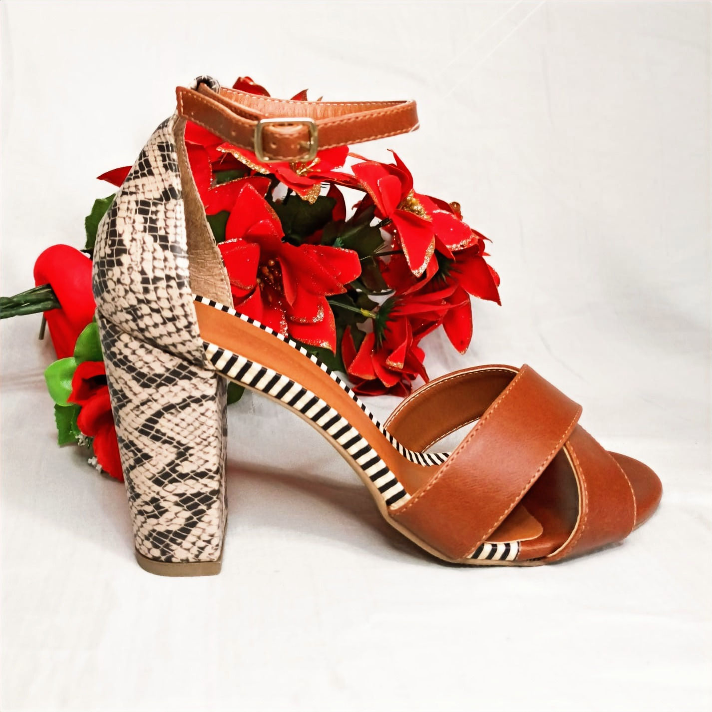 PROMOÇÃO Sandália animal print mix (N°/38/)