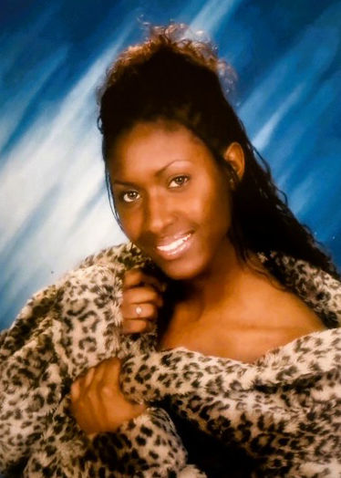 throwback glamour portrait styled hair and makeup Des Moines