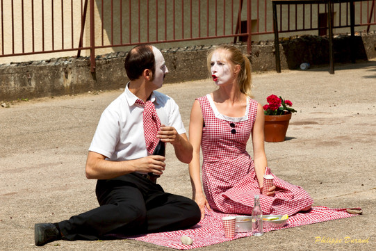 Jean n'ira pas en guerre, Jeanne y veillera.jpg