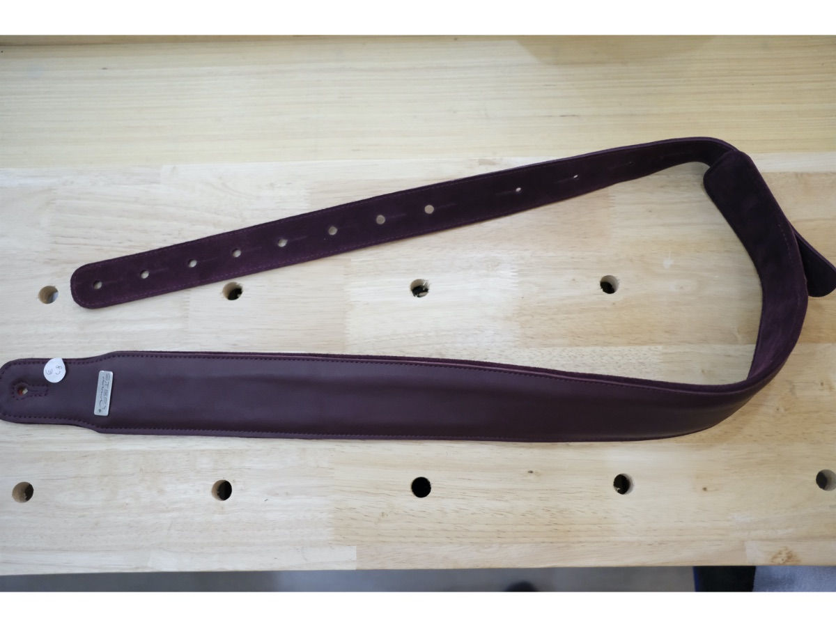 in pelle, con imbottitura