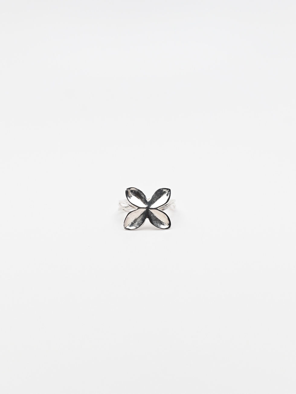 Thumbnail: Lucky Leaf Design Silver Ring