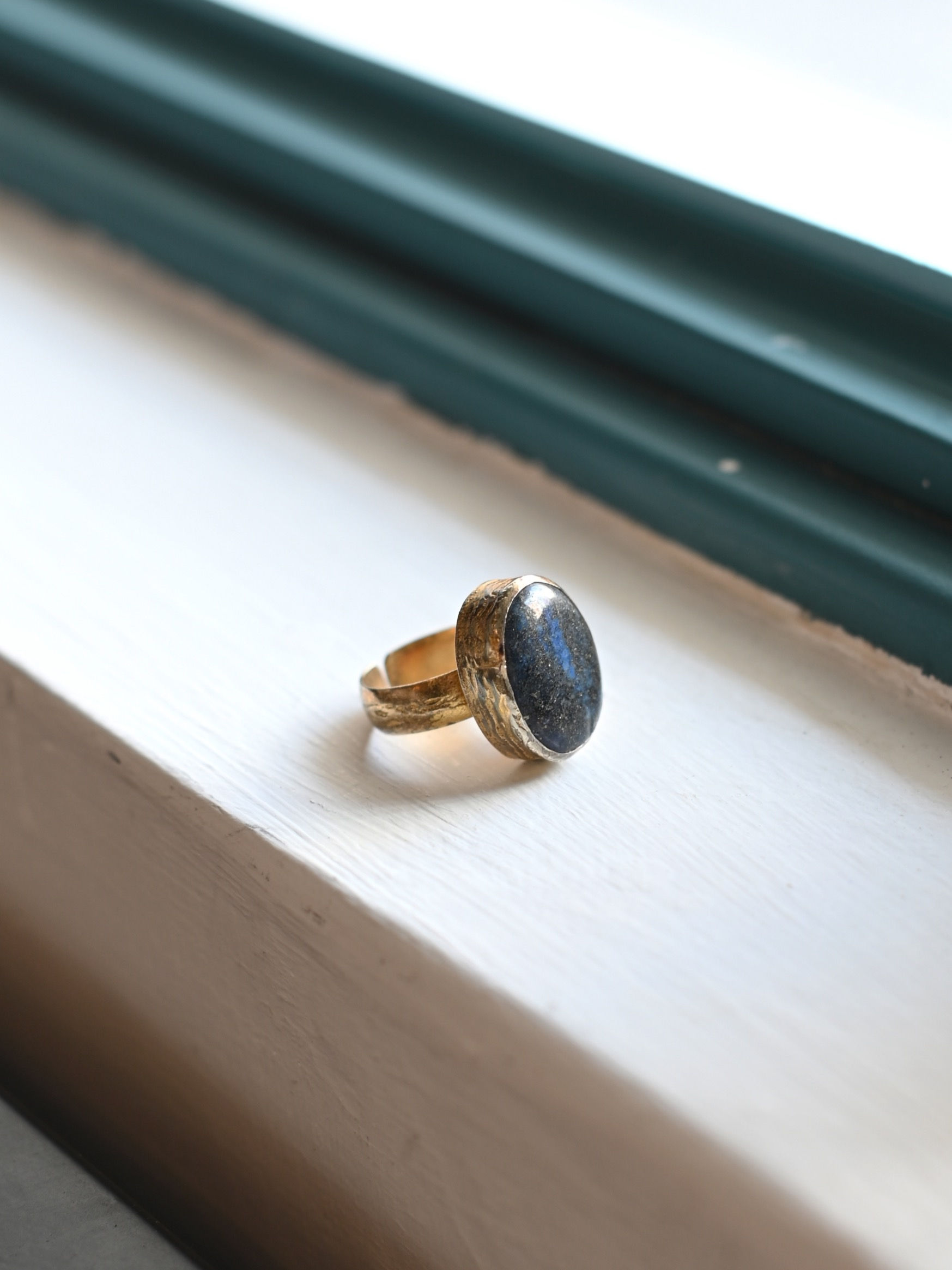 Vintage Style Lapis Lazuli Single Stone Gold Ring