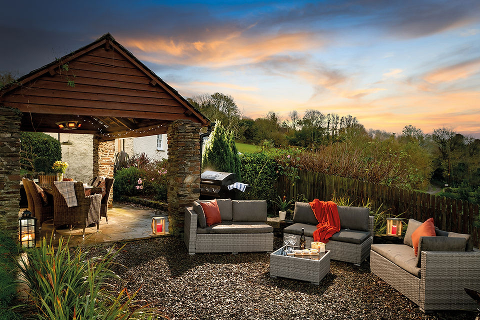 Evenings in the garden at Old Lanwarnick in North Cornwall