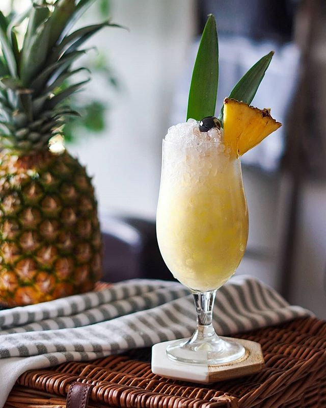 RUM, PIÑA COLADA