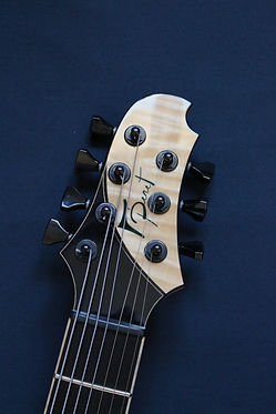 artisan luthier troyes magasin musique guitar mascaret mathieu penetparis france nogent provins sezanne bare knuckles pickups ABM bridge korina corina wood bois romilly sur seine violon basse alto reparation restauration