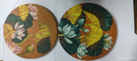 Round canvases