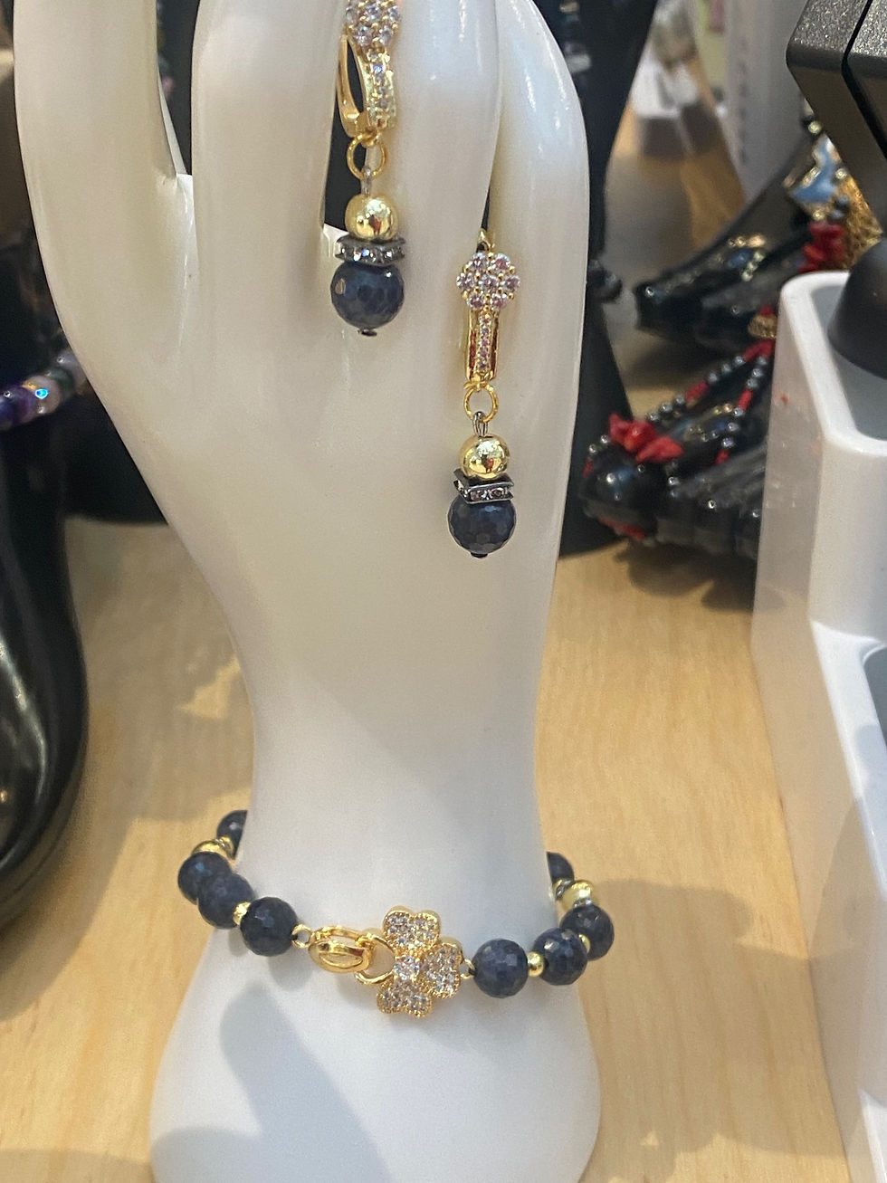 Thumbnail: Sapphire Clover Bracelet