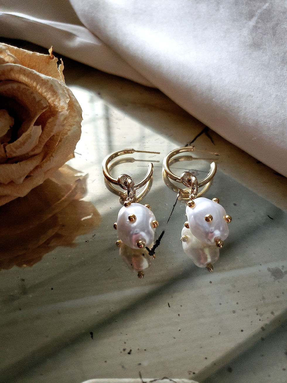 Thumbnail: Billie Studded Pearl Earrings Wholesale
