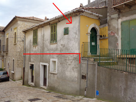 SI VENDE locale commerciale - piano rialzato - alla Piazza dei Caduti.