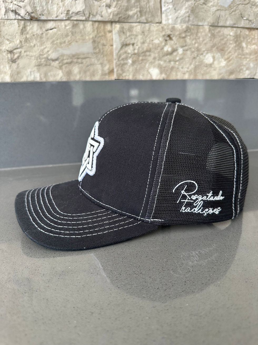 Miniatura: BONÉ RT - BLACK STAR CONTRASTANTE