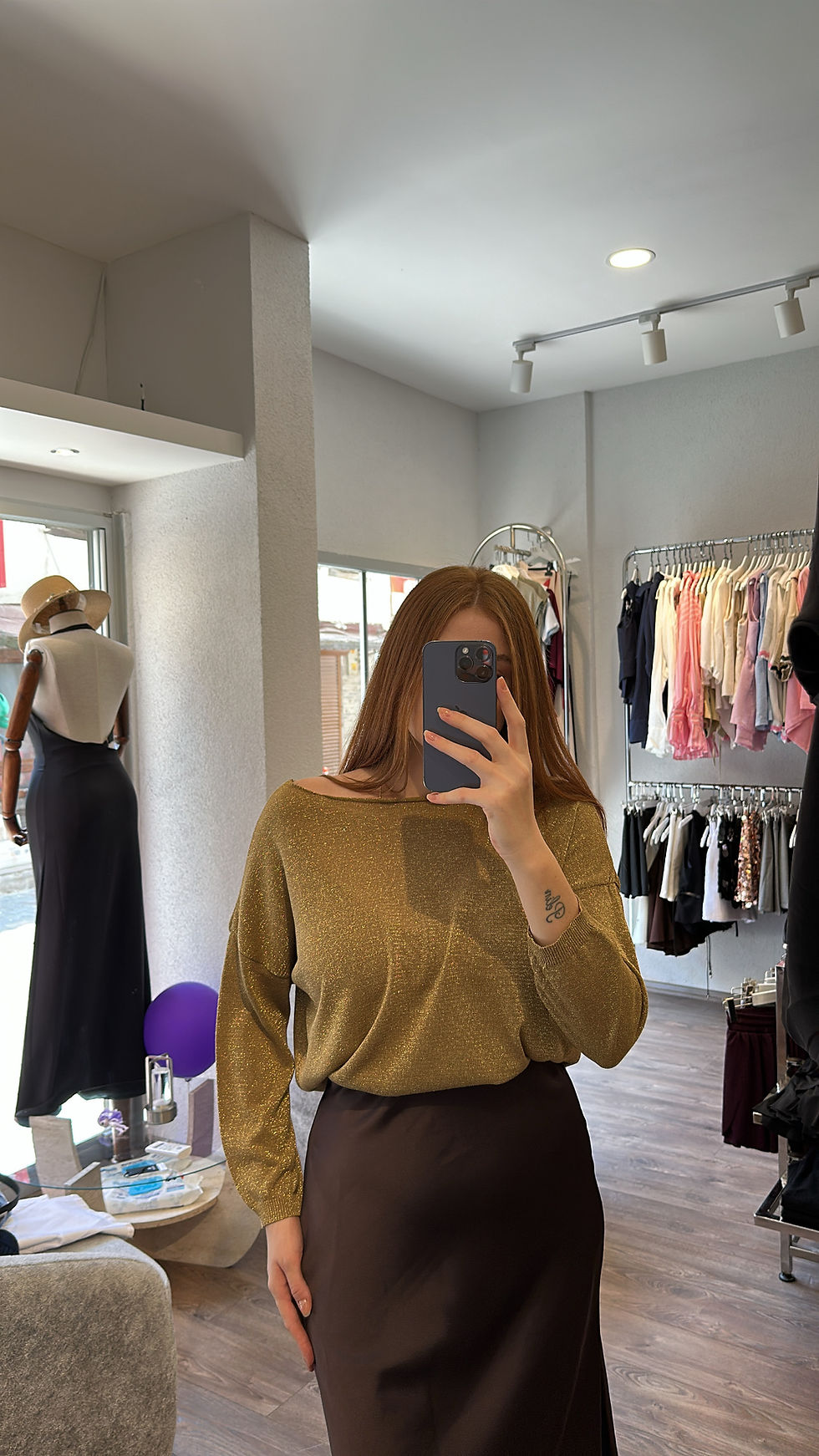 Küçük resim: Geniş yaka triko