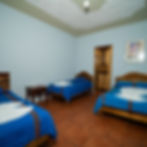 hotel-el-mirador-lanquin-habitacion-cuadruple-tres-camas