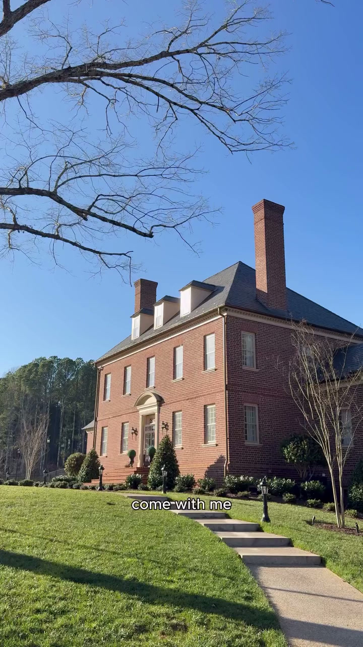 The Crowe Mansion Wedding Venue Guide (2026) — Historic Charm & Southern Elegance in Charlotte, NC