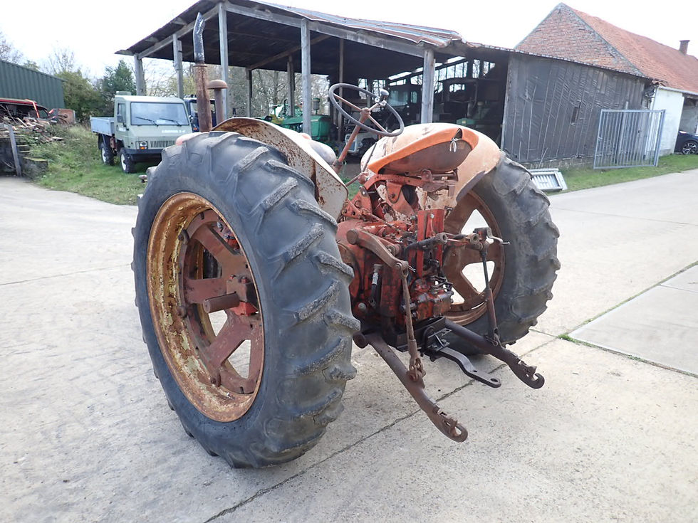 Thumbnail: Case SC row crop 1954 with Eagle Hitch