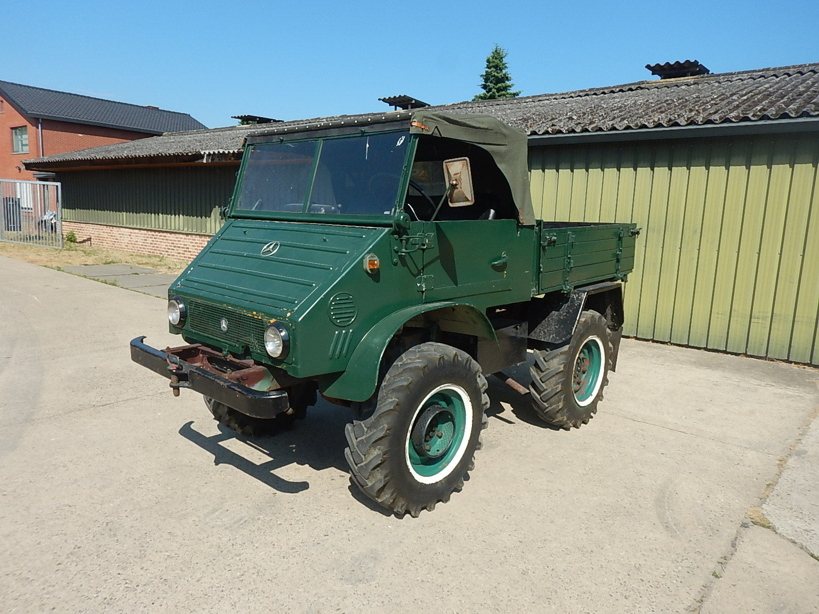 Mercedes Unimog 411
