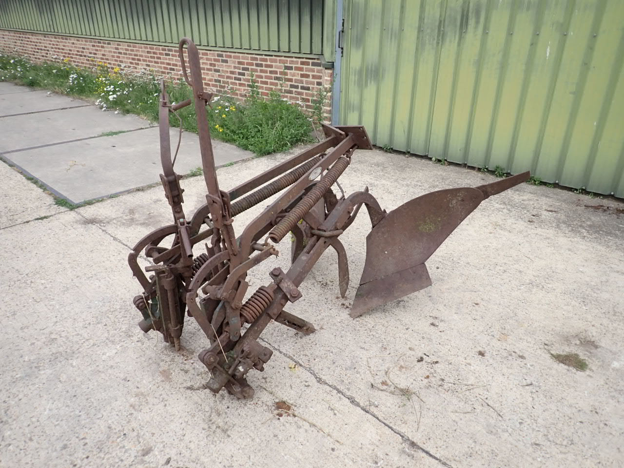 Eberhardt 2 way plow for Deutz F1M414 or similar tractor