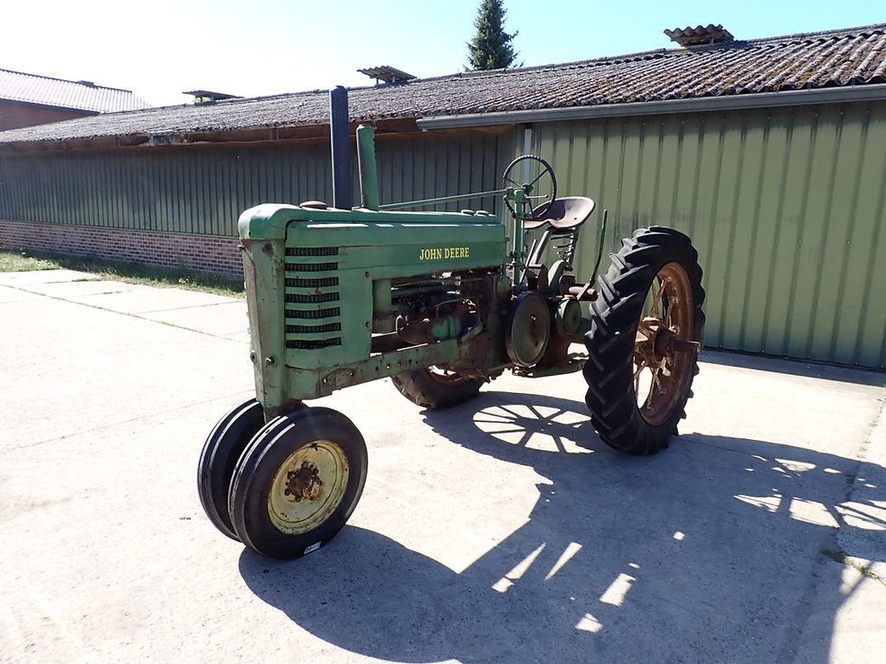 Thumbnail: John Deere B  Styled, flat spoke wheels, 1949