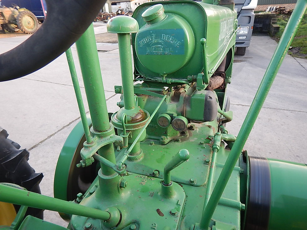 Miniature : John Deere A  Unstyled,  round spokes, 1938
