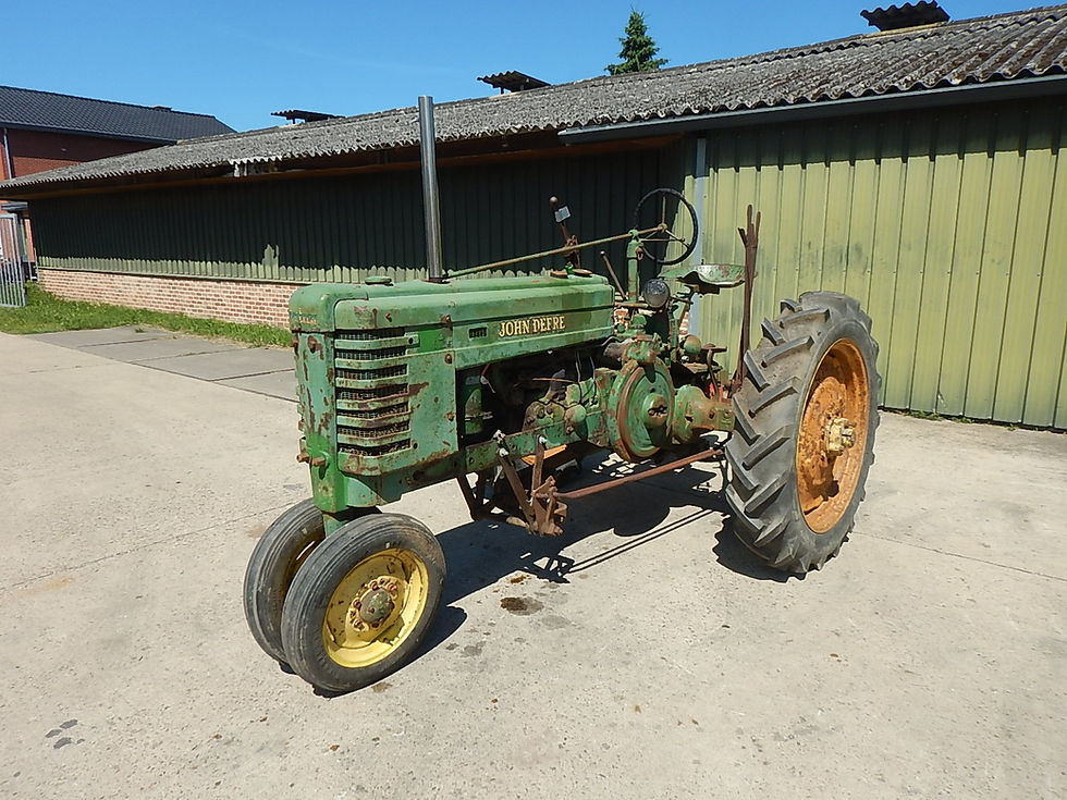 Miniature : John Deere H 1946 Electric start and mounted plow