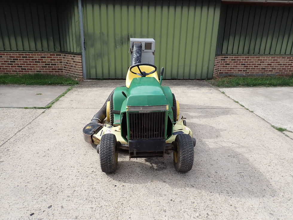 Miniatura: John Deere 210 LGT 1987 with trac-vac catcher