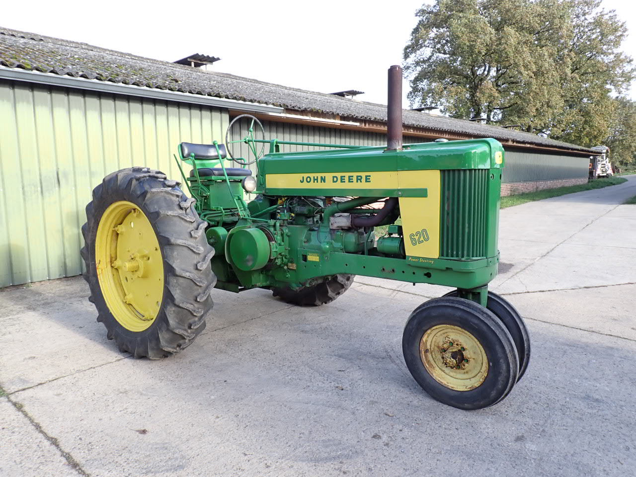 John Deere 620
