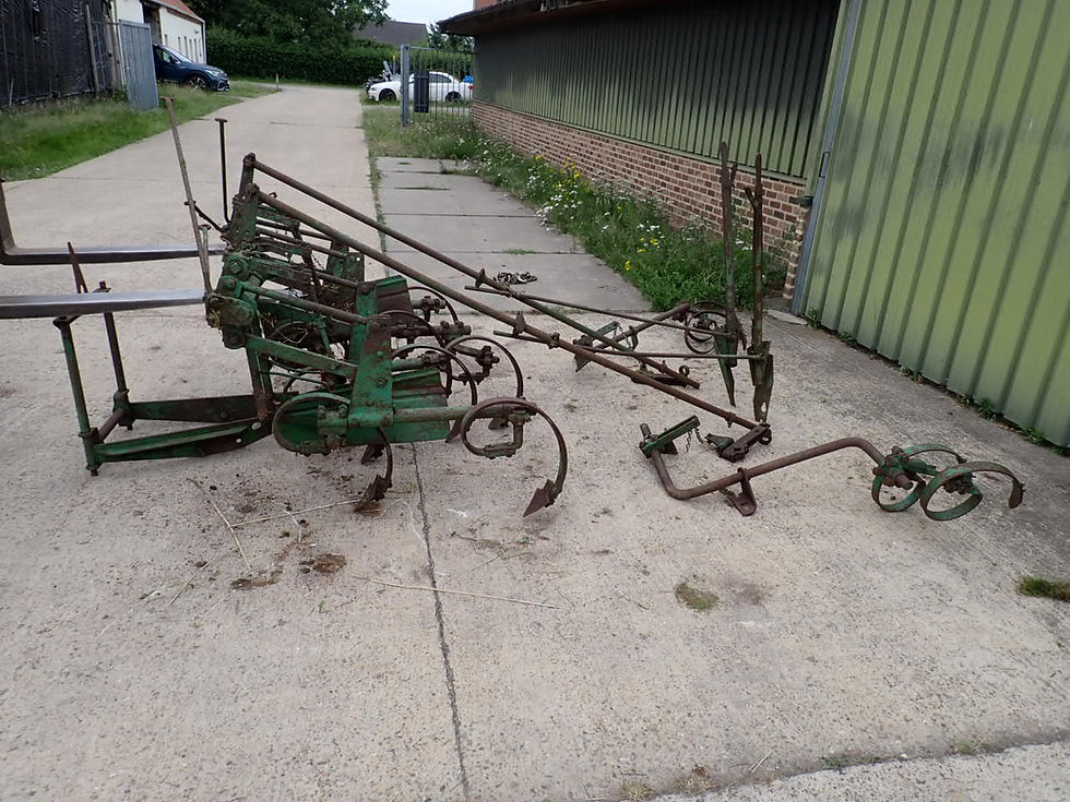 Miniatura: John Deere 2 Row cultivator