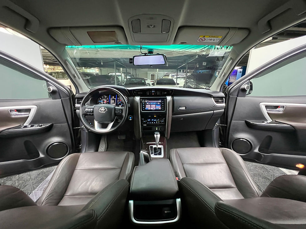 Thumbnail: 2018 TOYOTA FORTUNER 2.4 V A/T DIESEL 4X2 TOP OF THE LINE 4X2 • FIRST OWNER • LO