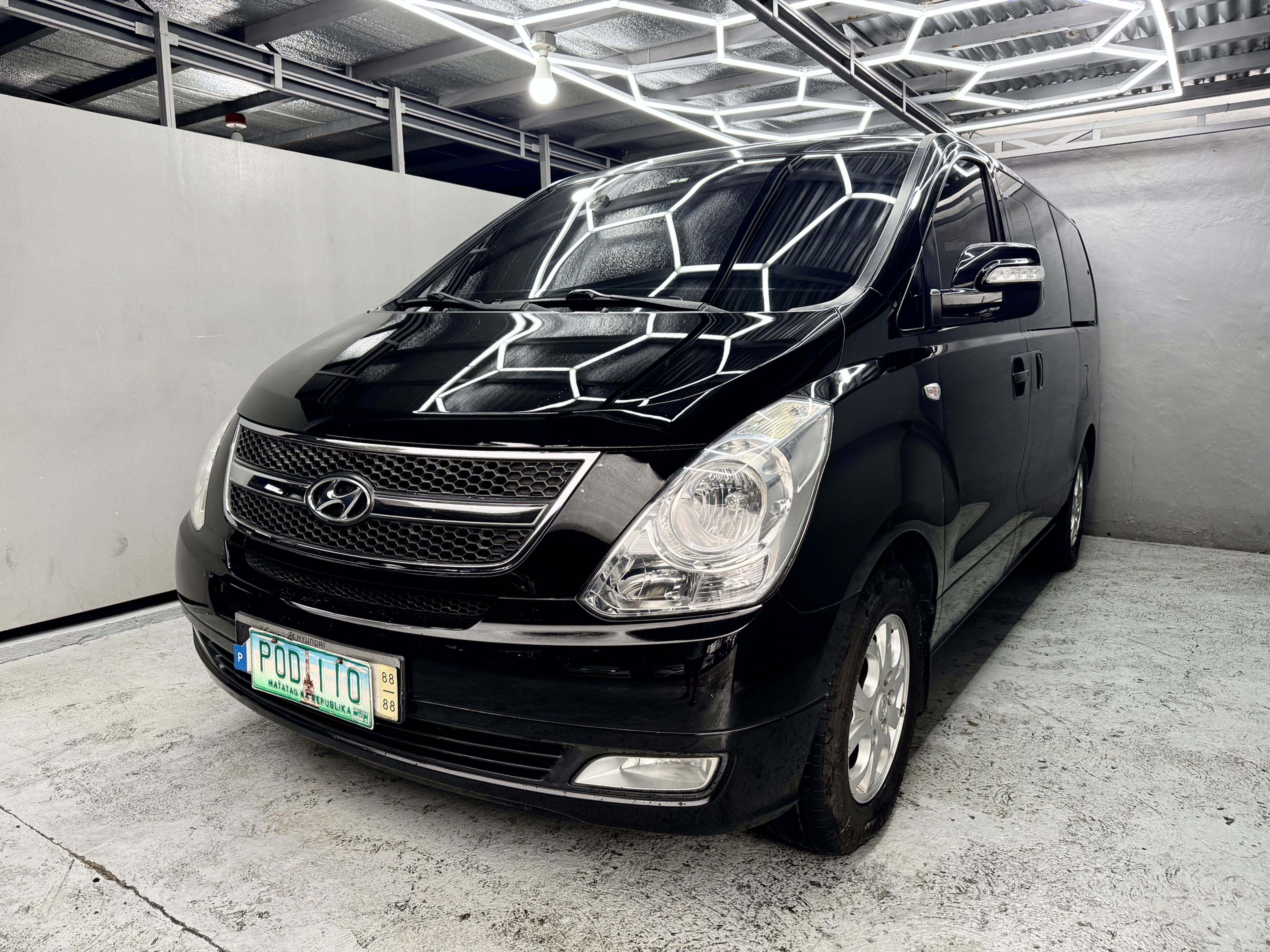 2011 HYUNDAI GRAND STAREX 2.5L CVX VGT A/T AUTOMATIC 4 ROWS SEATS 11 SEATER! FRE