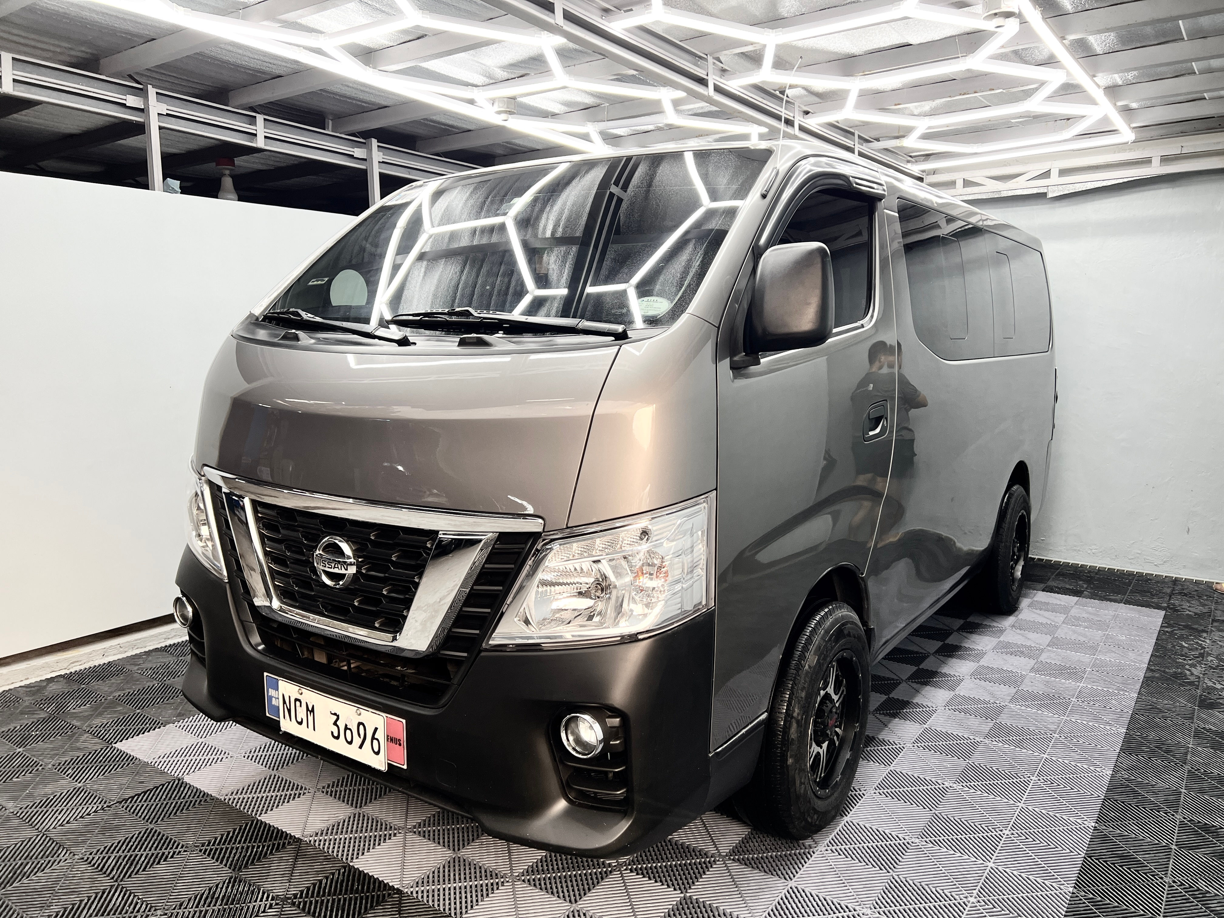 2017 NISSAN NV350 2.5L M/T DIESEL MANUAL • DIESEL • SUPER FRESH! LOW MILEAGE