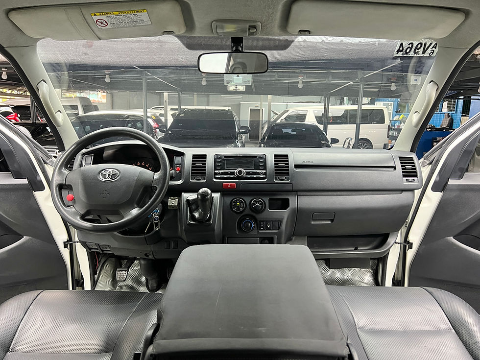 Thumbnail: 2018 TOYOTA HIACE COMMUTER 3.0 DIESEL MANUAL  78,000 KMS ONLY ORIGINAL MILEAGE