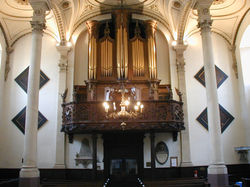 Organ-view from screen looking up (less colour)