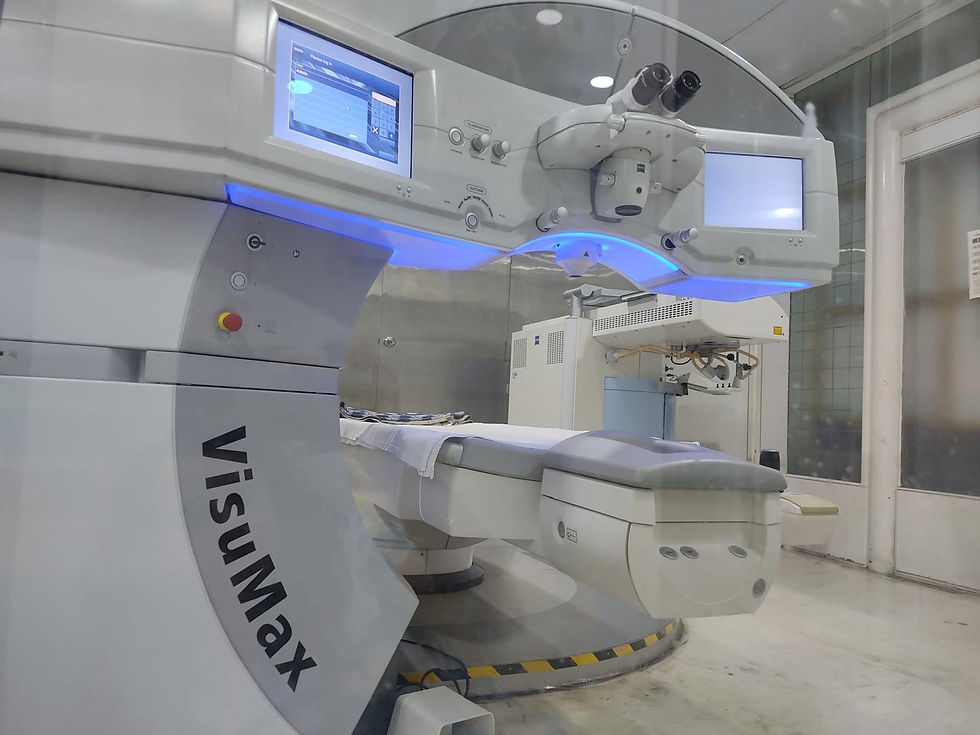 laser-refractiver-surgery-2.jpeg
