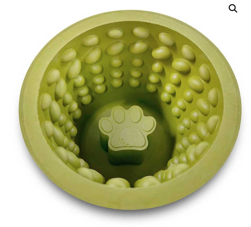 Pet Remedy's lick and relax pot can help dogs chill out this autumn