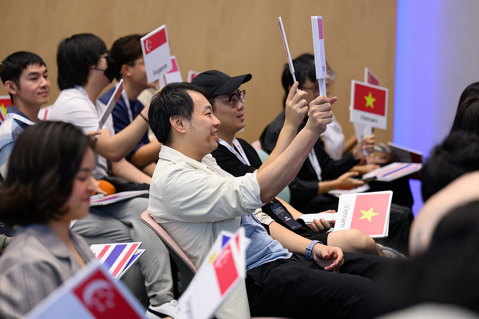 Attendees participating in a SEA-crets of Gemini
