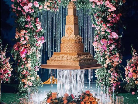 Como escolher o bolo perfeito para a sua festa de 15 anos: dicas e tendências.