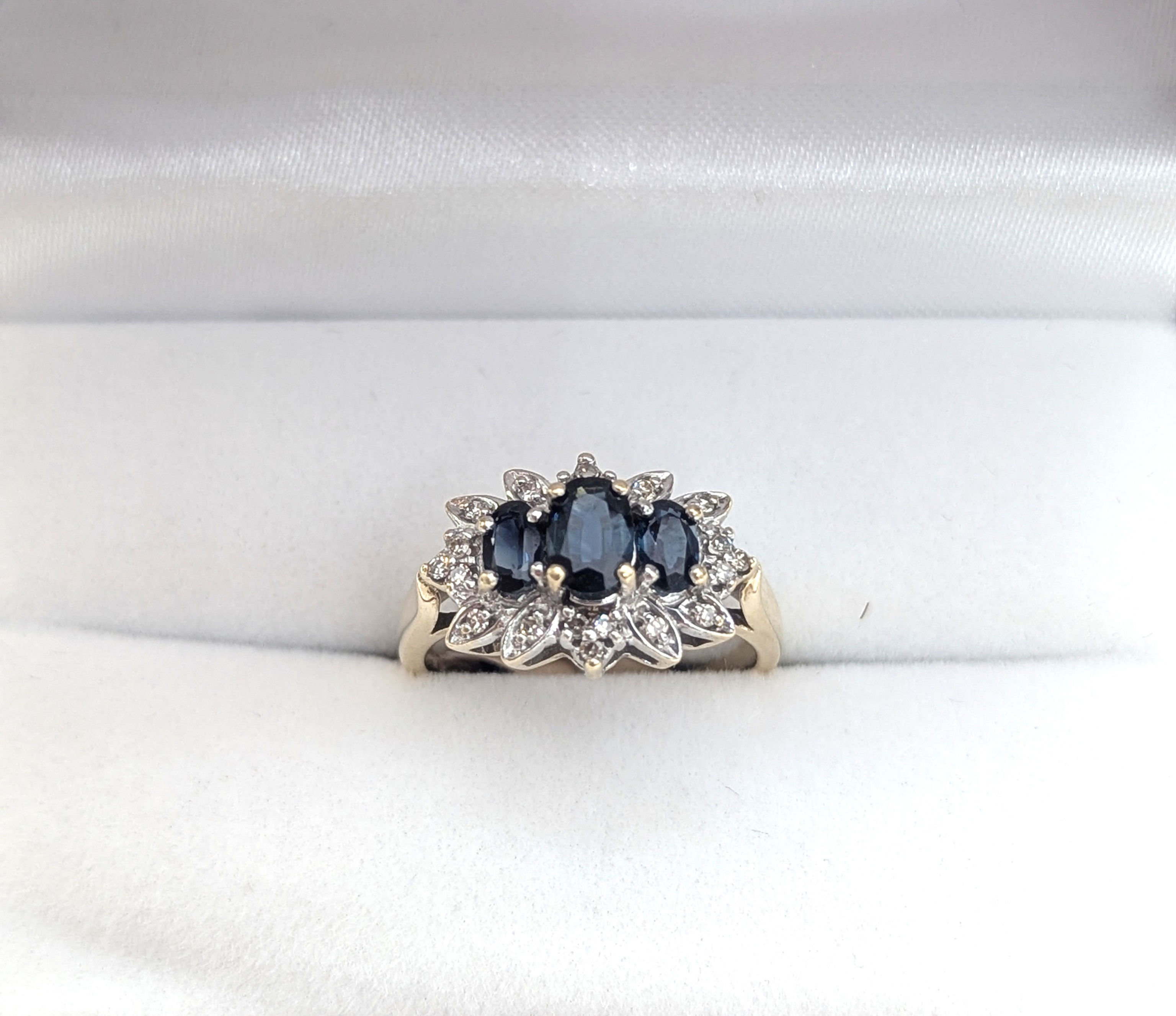 10kt Sapphire & Diamond Ring 0.15ct tdw