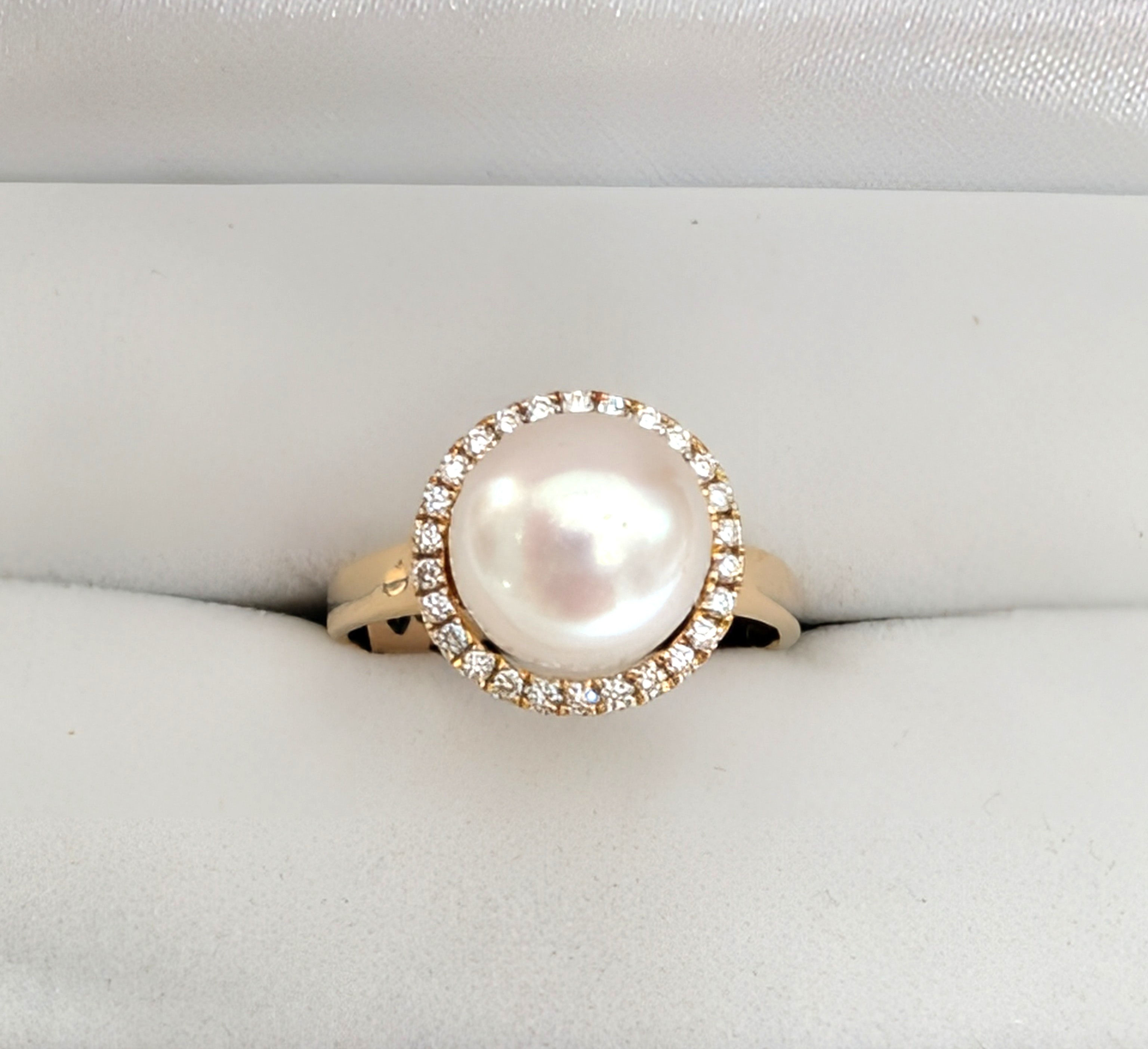 14kt Pearl & Diamond Ring