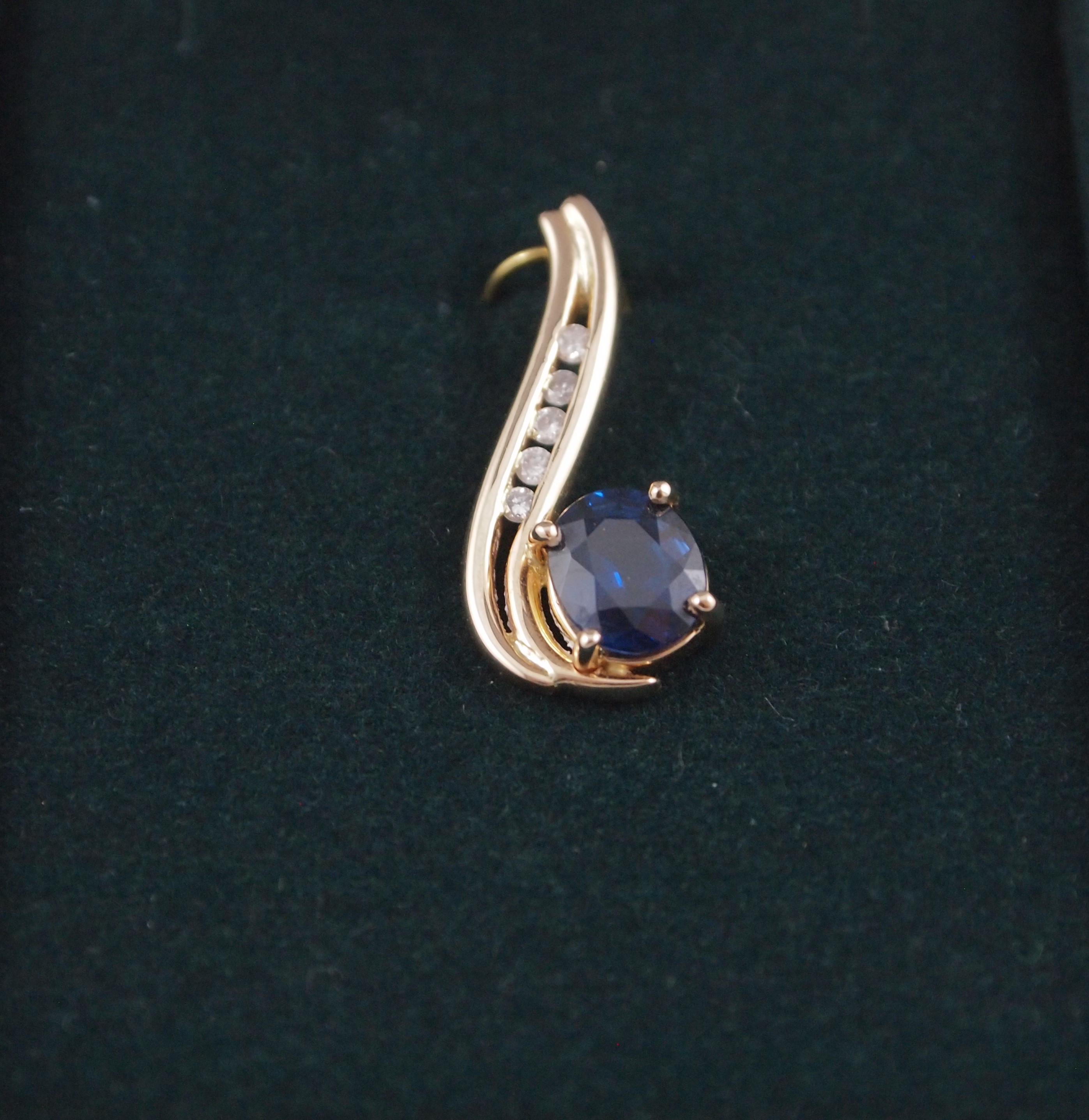 Sapphire & diamond pendant