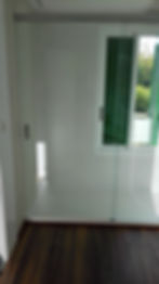 Mampara fijo y puerta corredera