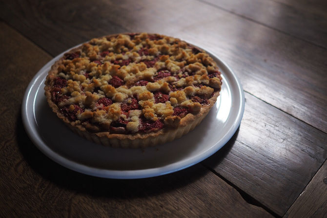 今月限定苺のベイクドタルトを発送します