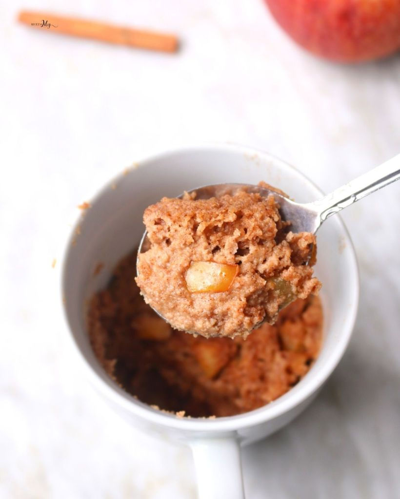 Mug cake fit de manzana y canela